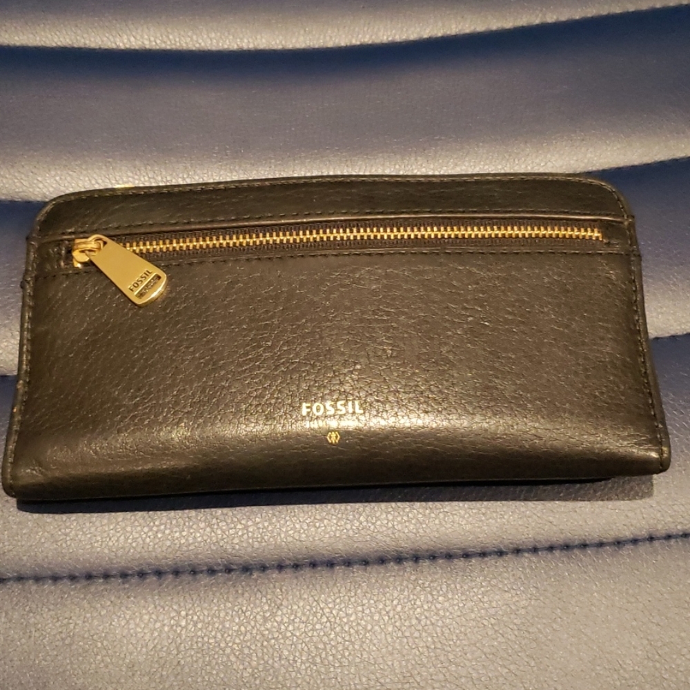 Fossil wallet